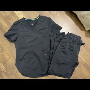 Scrubstar grey top and jogger bottom set